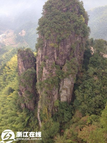 青山碧水兩相依 去南尖巖看天地間的山水畫卷