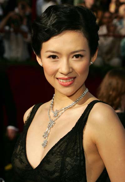 Presenter and 
Chinese actress 
Zhang Ziyi arrives at the 77th annual Academy Awards in Hollywood February 27, 2005. Zhang will present an award during the ceremony. [Reuters] 