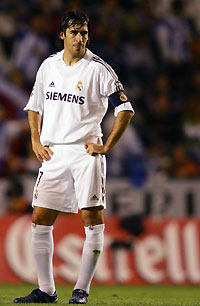 eal Madrid's Raul reacts after Deportivo Coruna's first goal during their Spanish First Division soccer match at Coruna's Riazor stadium October 26, 2005.