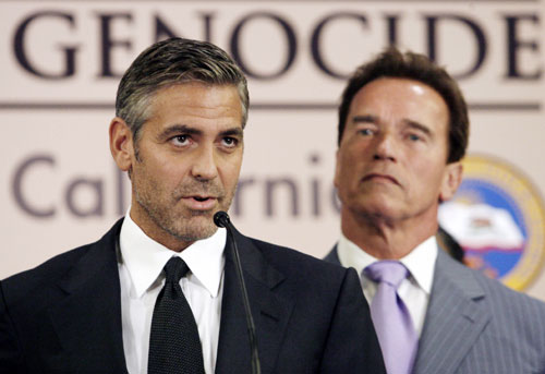 Clooney shrugs off talk of candidacy