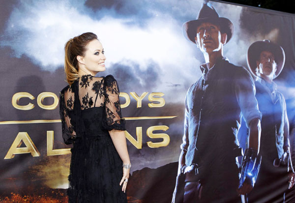 'Cowboys & Aliens' premieres