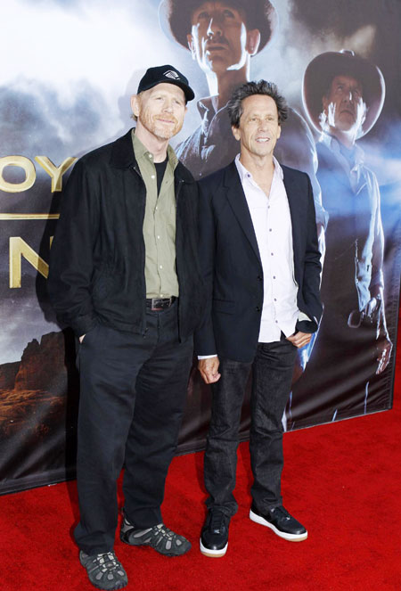 'Cowboys & Aliens' premieres