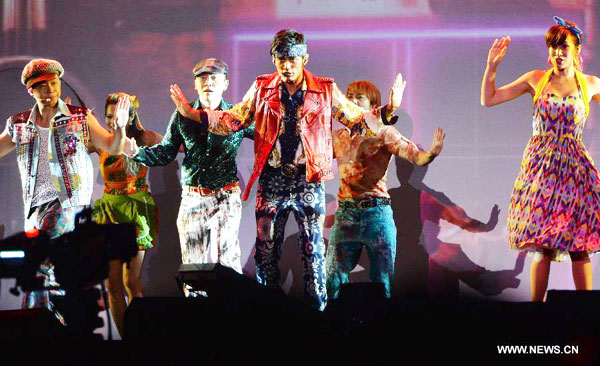 Jay Chou holds concert in Wuhan