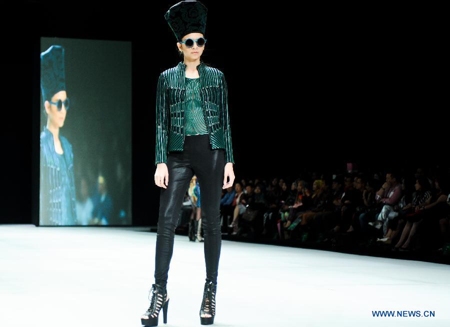 Highlights of Indonesia Fashion Week 2014