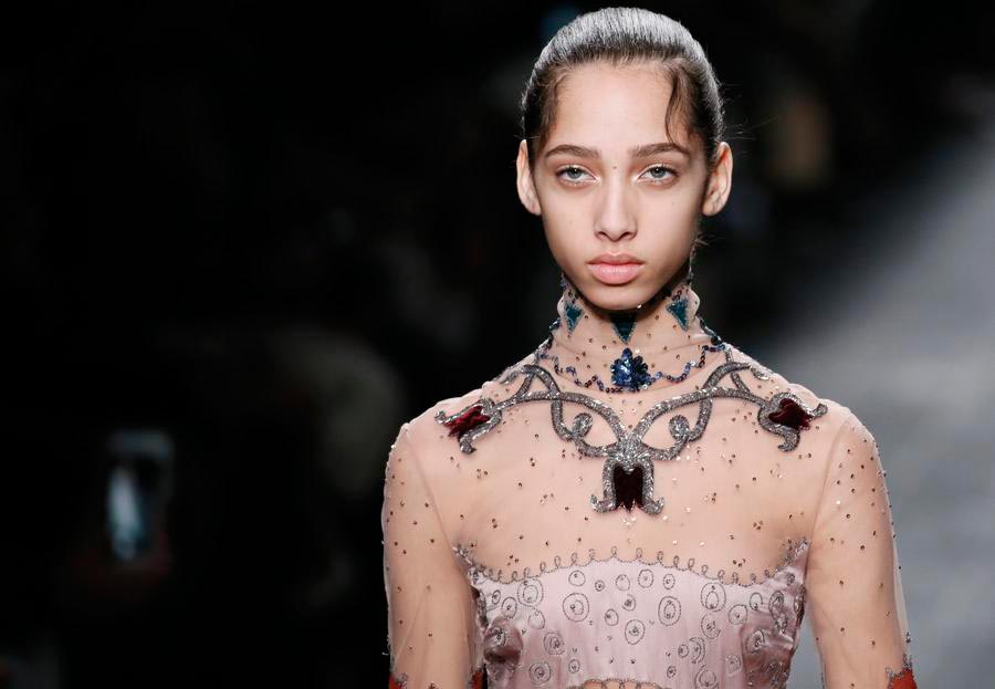 Paris Fashion Week: Valentino Fall/Winter 2016/2017