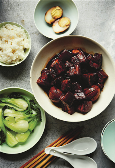 Shanghai red-braised pork with eggs