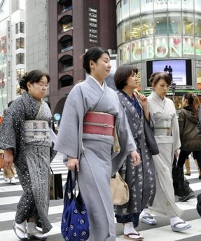 日本銀座發生“鑿壁偷表”案 竊賊卷走名表總價值3億日元