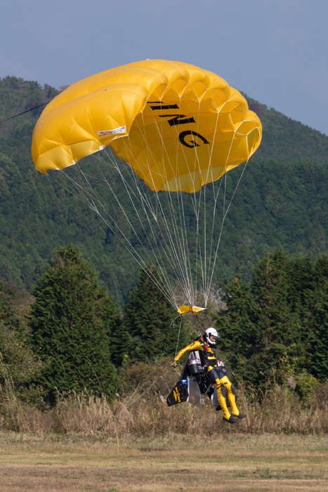 “飛人”伊夫·羅斯“飛越”日本富士山