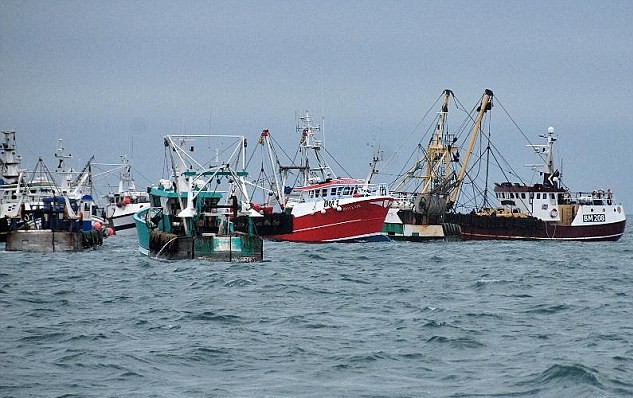 英法近50艘漁船在諾曼底海域爆發沖突 法軍出面干預事件或將升級