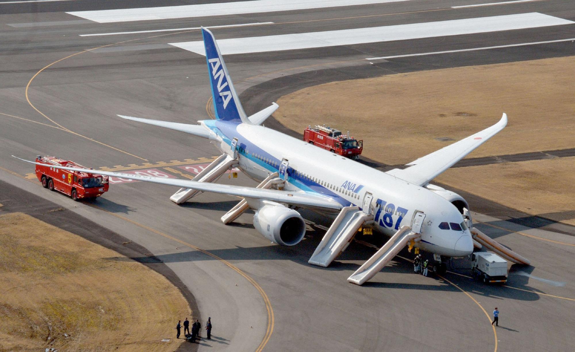 全日空一波音787飛機因遭遇故障緊急迫降 致5人受輕傷