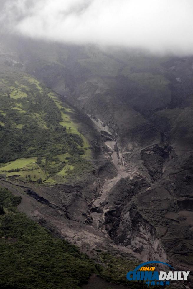 通古拉瓦火山噴出大量火山灰 厄瓜多爾發布橙色預警