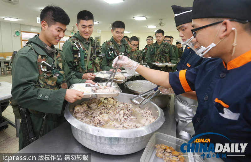 美味大補超幸福！韓國陸軍訓練食譜加入鮑魚參雞湯