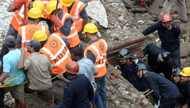 孟買居民樓坍塌至少3人死亡 印度住房矛盾突出