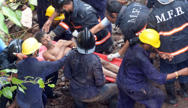 孟買居民樓坍塌至少3人死亡 印度住房矛盾突出