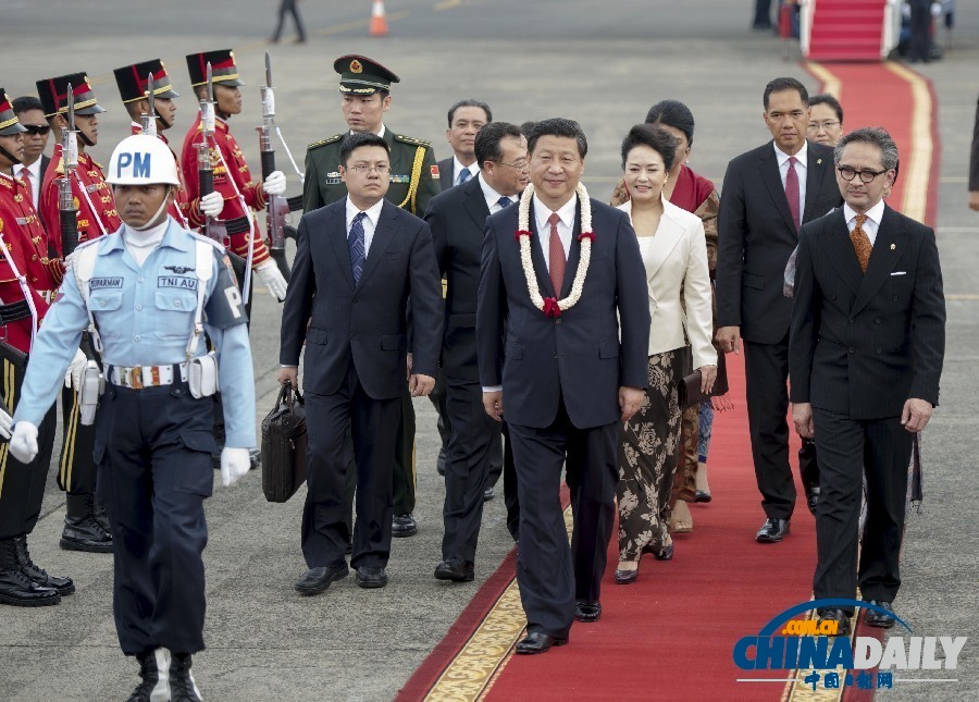 最炫民族風：盤點彭麗媛東南亞一行亮麗著裝（圖）