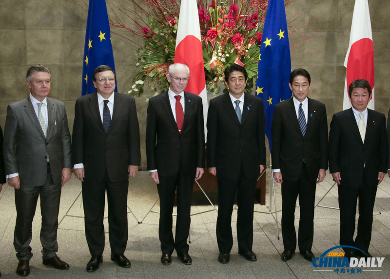 安倍于首相官邸會(huì)見歐盟首腦 發(fā)布會(huì)上喜笑顏看