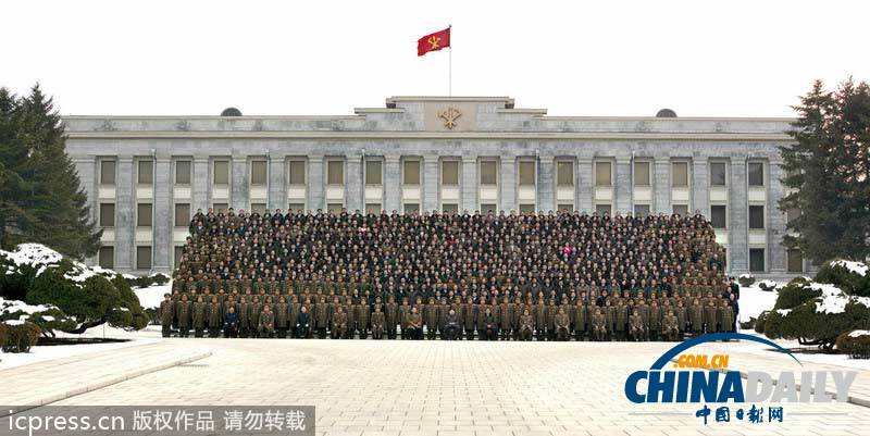 金正恩親自表彰朝軍水產部門有功人員 崔龍海宣讀政令