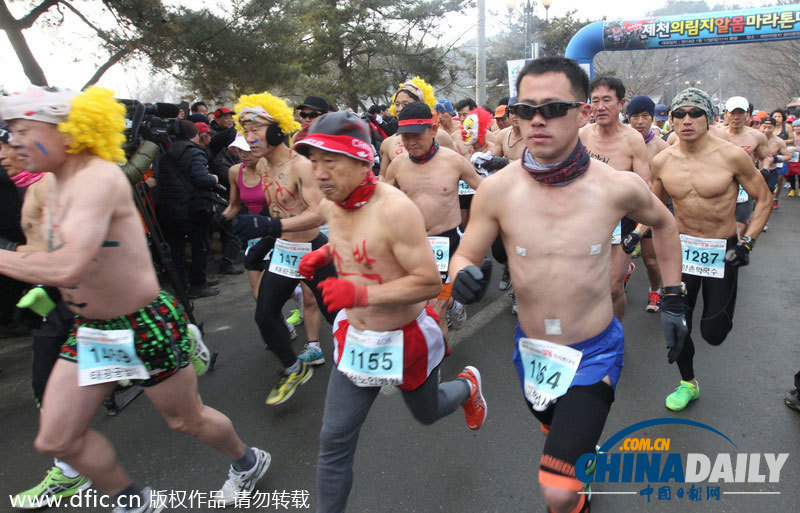 韓國舉行公益“半裸”馬拉松賽 號(hào)召民眾戒煙