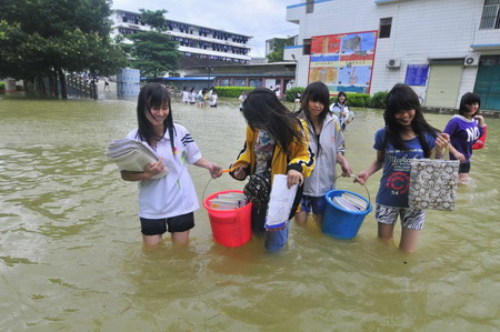 Students prepare for college entrance exam in flood-hit Guangxi