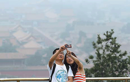 Big smog in Beijing causes woes