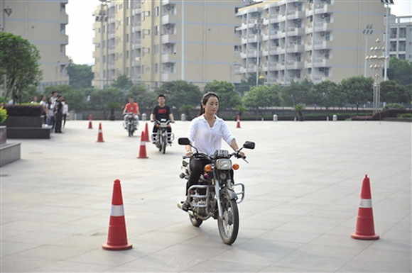 Univ offers motorcycle class