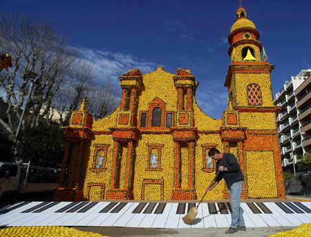 Lemon festival in France