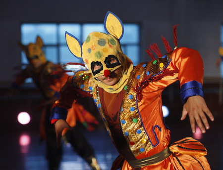 Performers rehearse ancient Qiuci dance