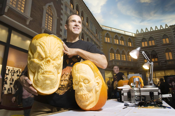 Pumpkins carved for Halloween