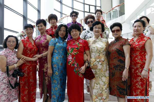 Cheongsam exhibiting and promoting activity held in Shanghai