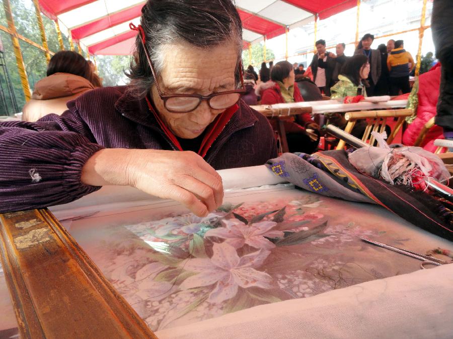 5th China Embroidery Culture and Arts Festival opens in Suzhou