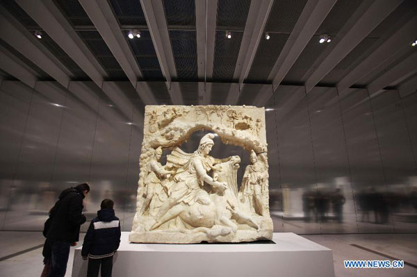 Regional branch of Louvre Museum opens in France