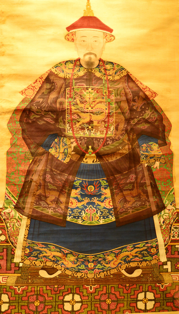 Garments from Ming and Qing dynasties on display