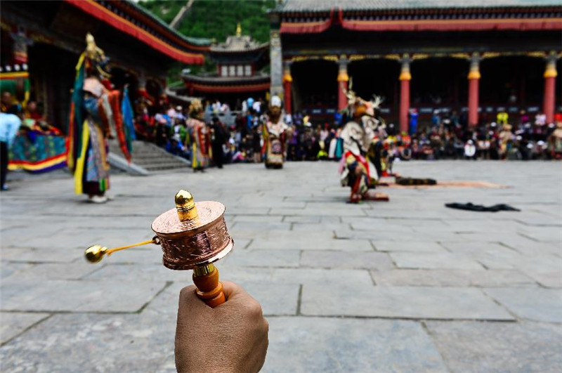 'Tiao Qian' ceremony in China's Qinghai