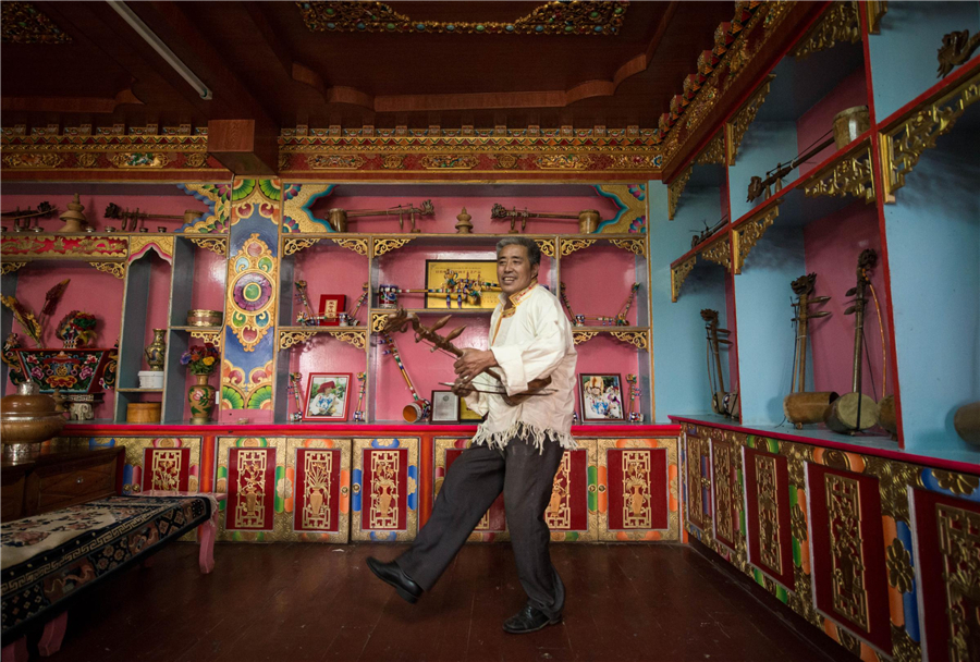 Tibetan folk art Batang Xianzi, a well-preserved tradition