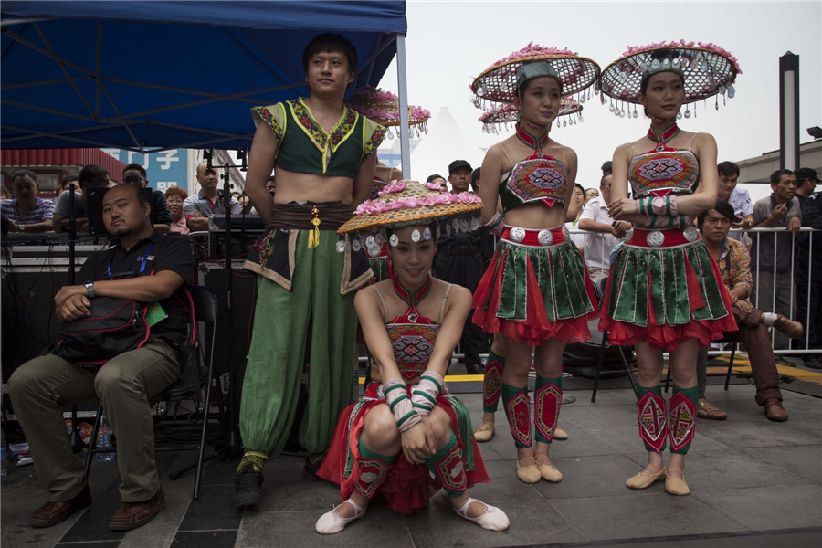 World shows flair at Beijing tourism event