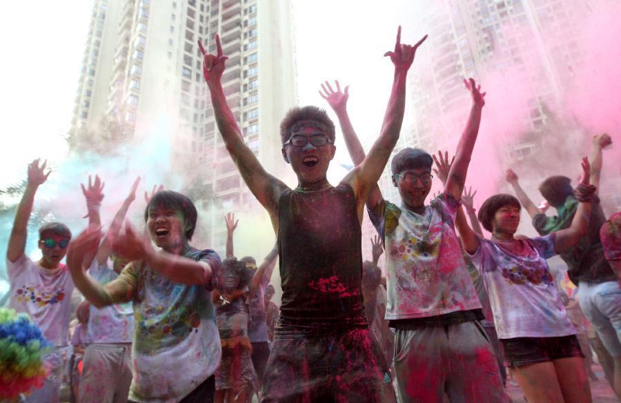 Color Run race held in Dongguan