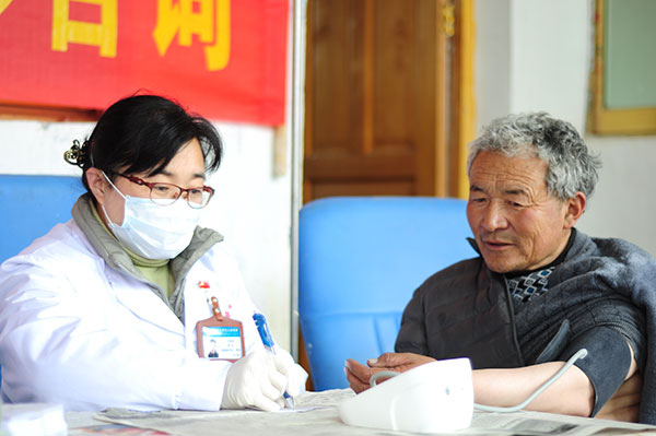 Doctor-sharing making a difference in Tibetan hospitals