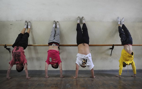 Young practicers of traditional Chinese opera