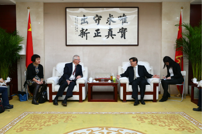 DRC President Li Wei meets with Dr. Andrew Steer