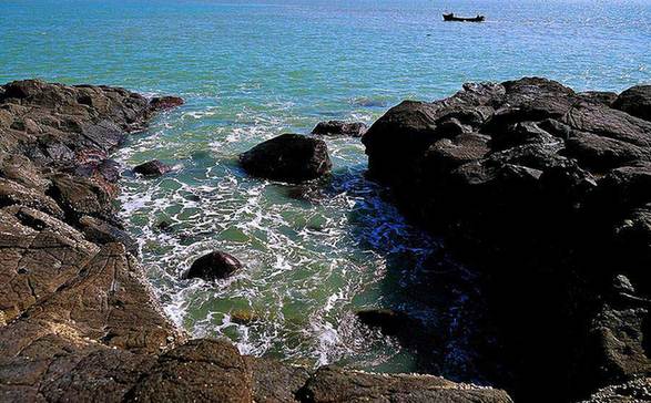 Tremendous volcanic topography on southeast coast