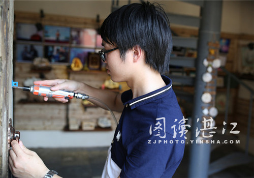 Young artist builds gallery to support Zhanjiang folk art