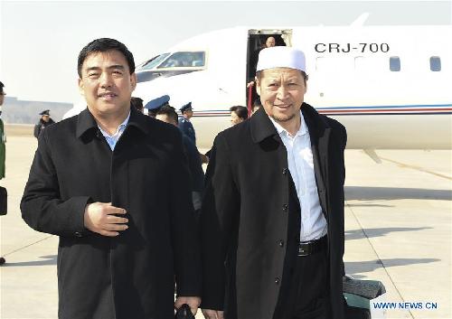 CPPCC members arrive in Beijing for annual session