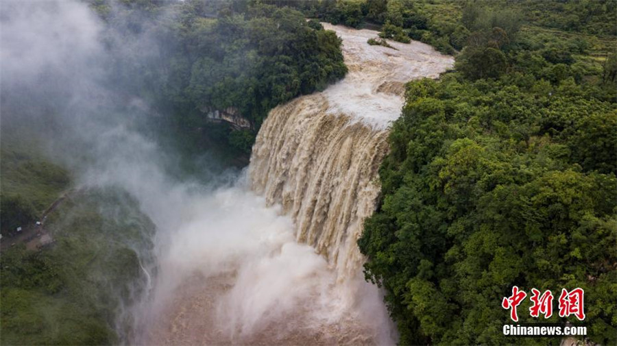 Huangguoshu Waterfall records biggest flow of the year