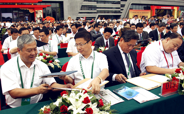 Alcohol contracts signed at the opening ceremony