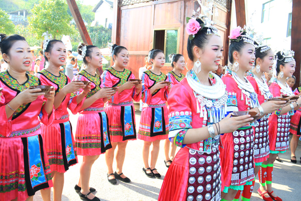 Fair festival showcases traditional Dong culture