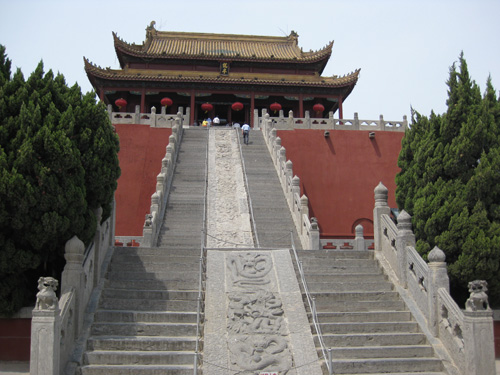 Dragon Pavilion Park in Kaifeng