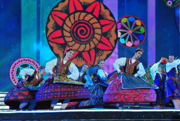 Overseas artists take part in three festivals in Yichang