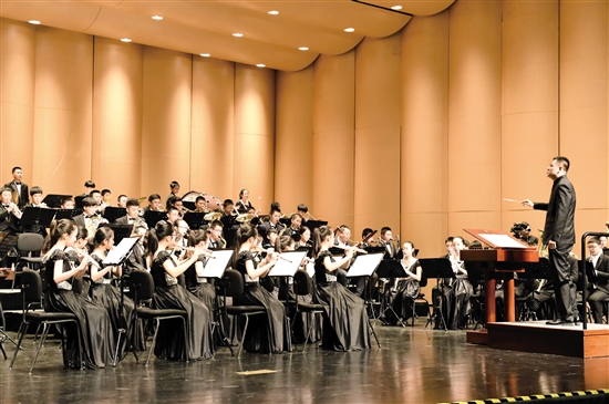 Teenage musicians give New Year concert in Baotou