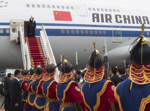 Chinese premier arrives in Mongolia for official visit, Asia-Europe summit