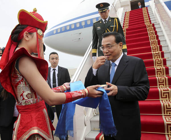 Chinese premier arrives in Mongolia for official visit, Asia-Europe summit